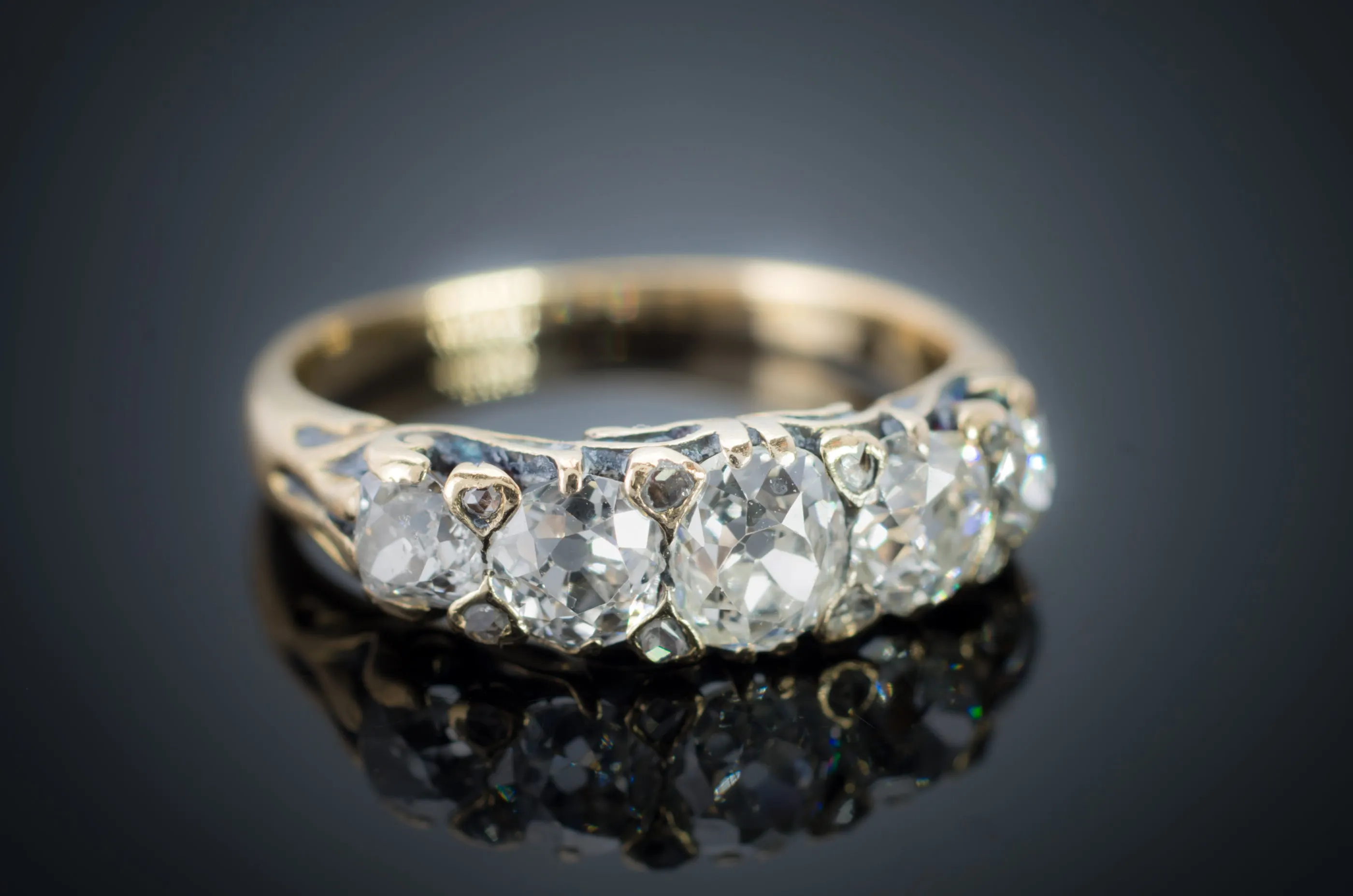 1.43CTW OLD MINE CUT DIAMOND BAND