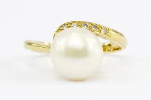 18K Yellow Gold 10mm Pearl and Diamond Ring Size 7