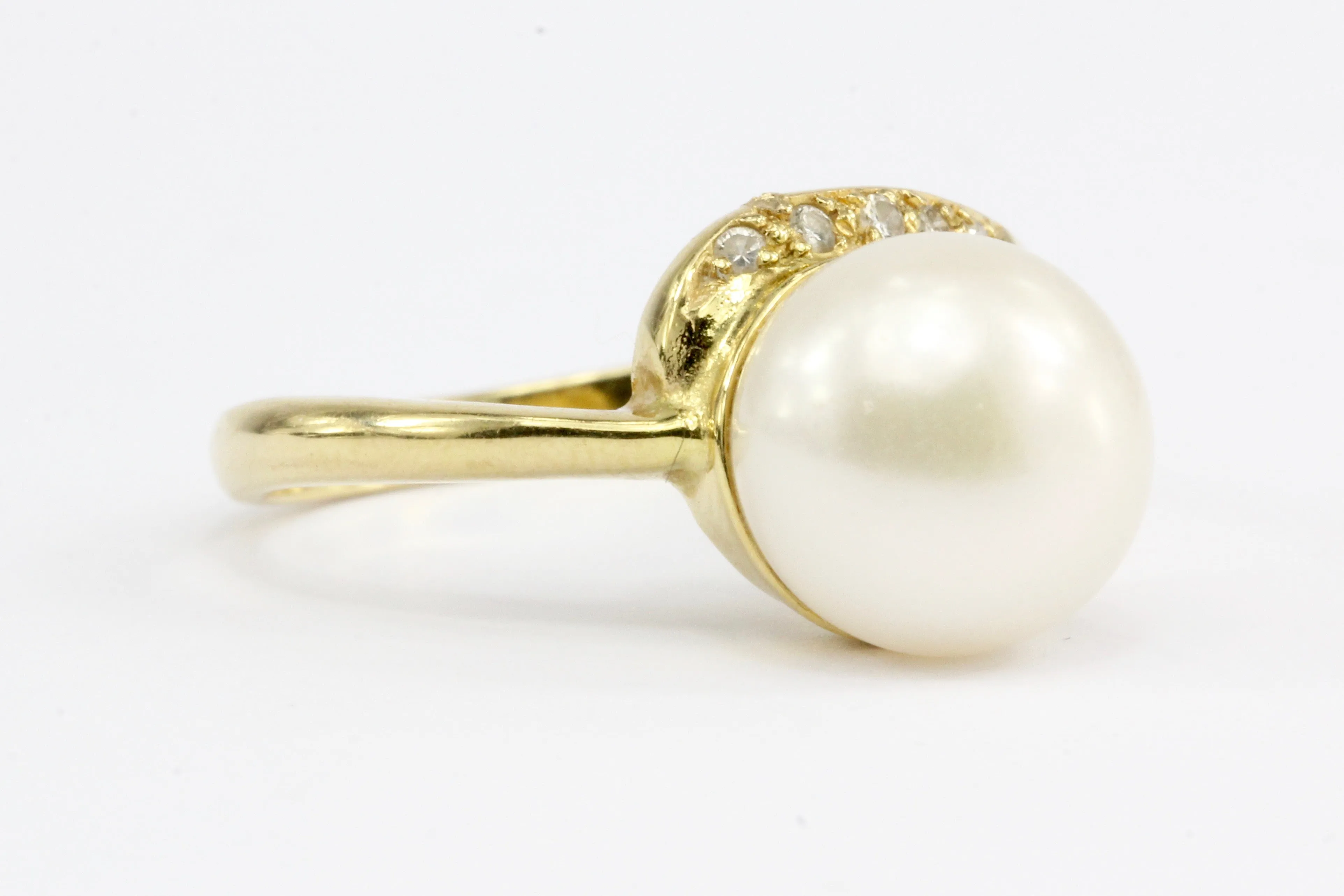 18K Yellow Gold 10mm Pearl and Diamond Ring Size 7