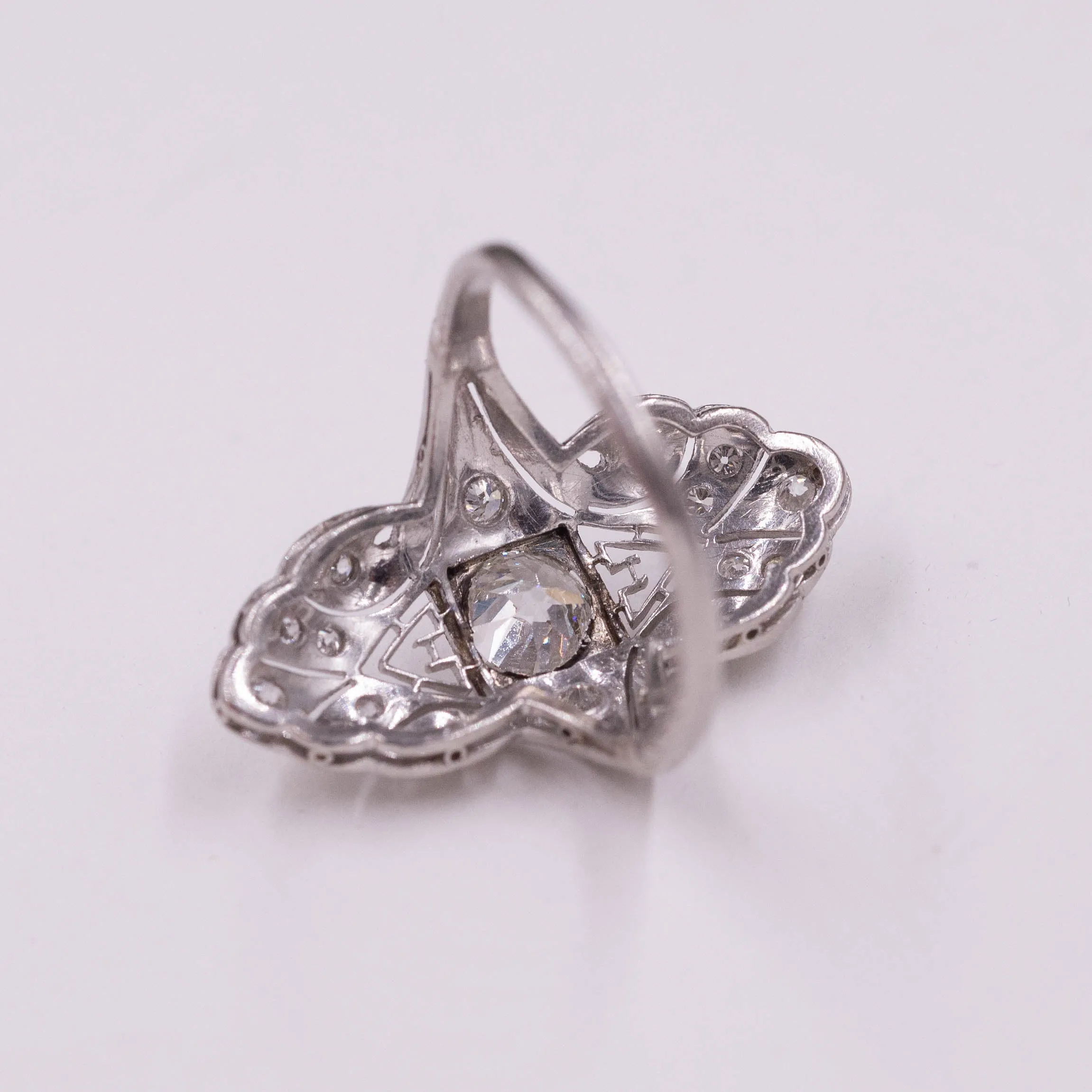1920s Art Deco Filigree Diamond Ring