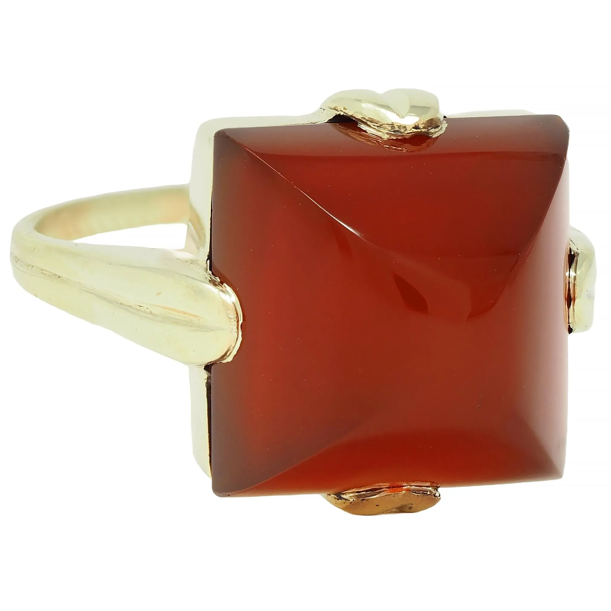 Art Deco Sugarloaf Carnelian 14 Karat Yellow Gold Antique Ring