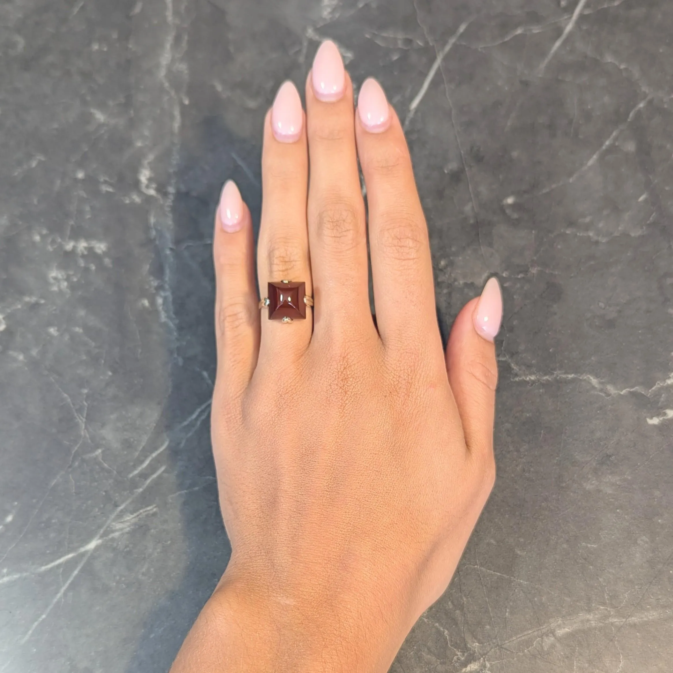 Art Deco Sugarloaf Carnelian 14 Karat Yellow Gold Antique Ring