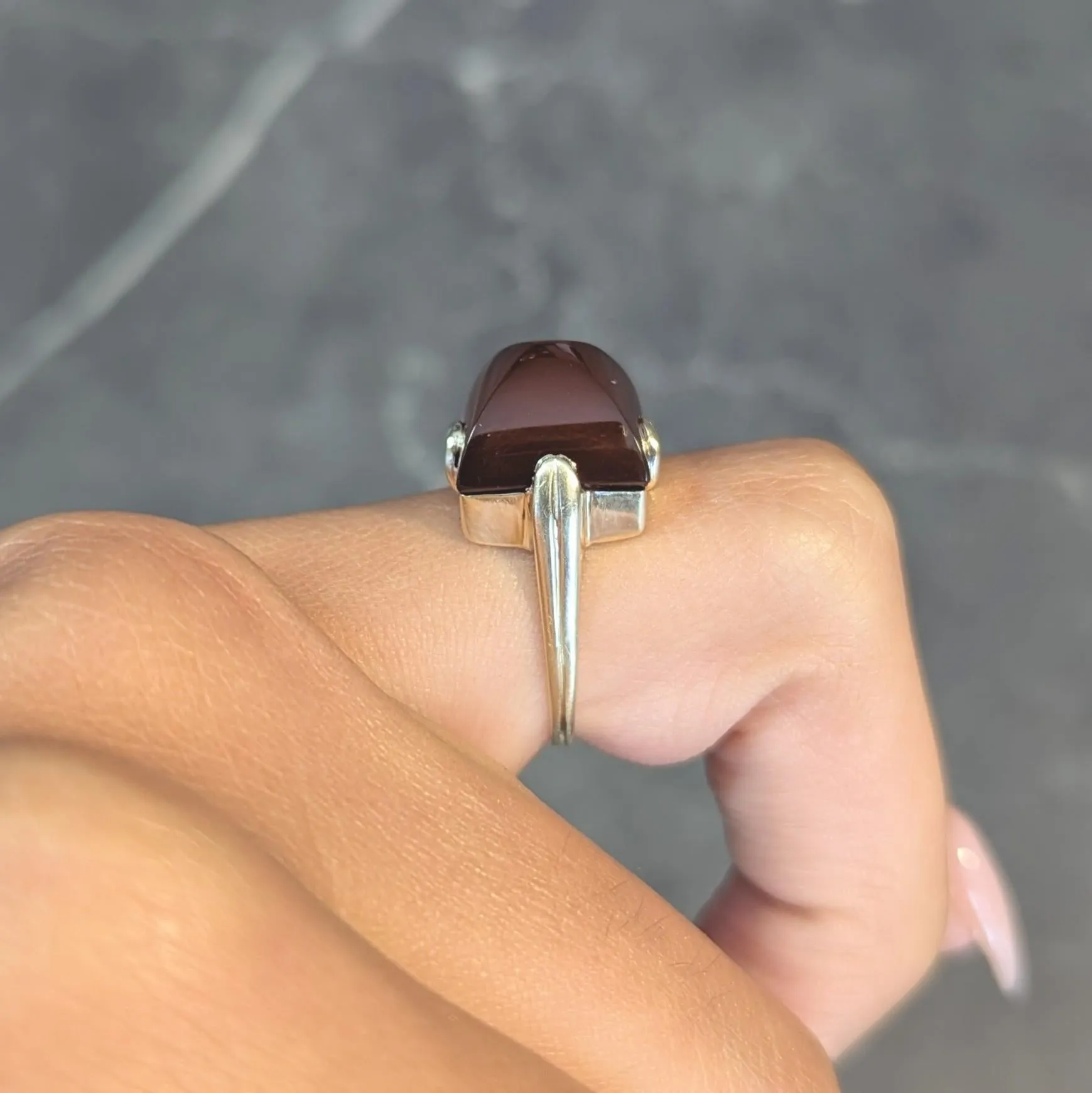Art Deco Sugarloaf Carnelian 14 Karat Yellow Gold Antique Ring