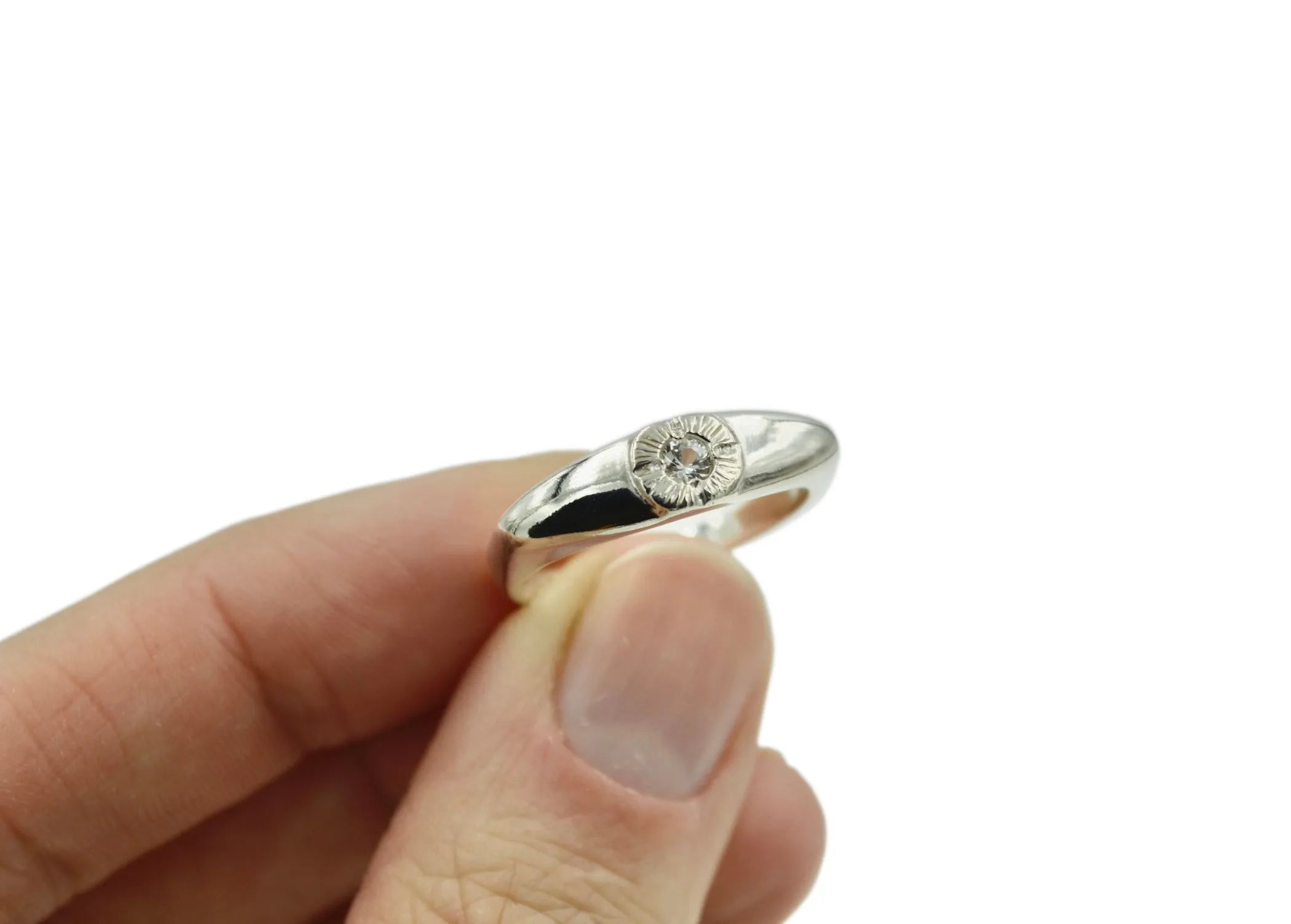 Bright Eye Ring with White Sapphire