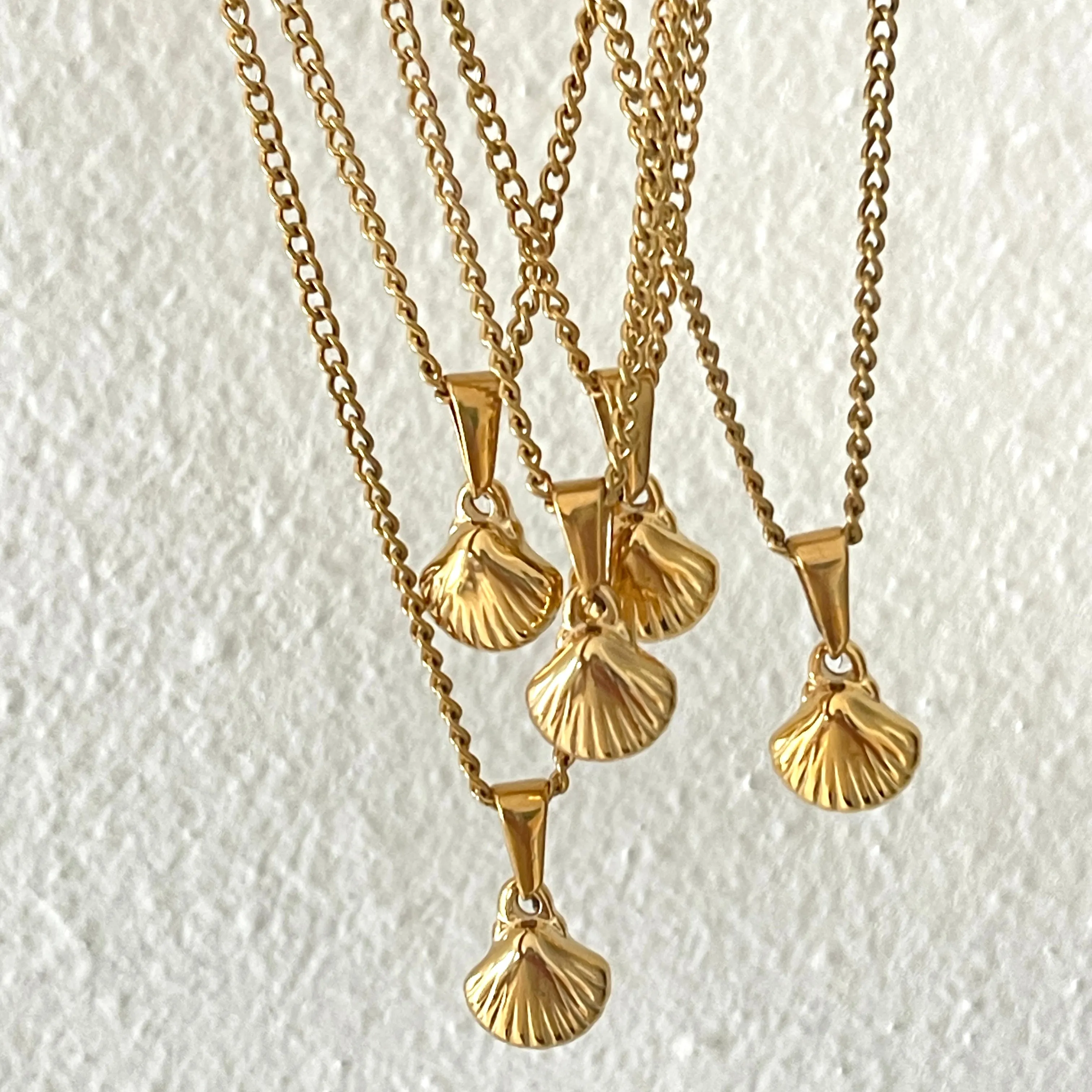 Concha Bebé Necklace