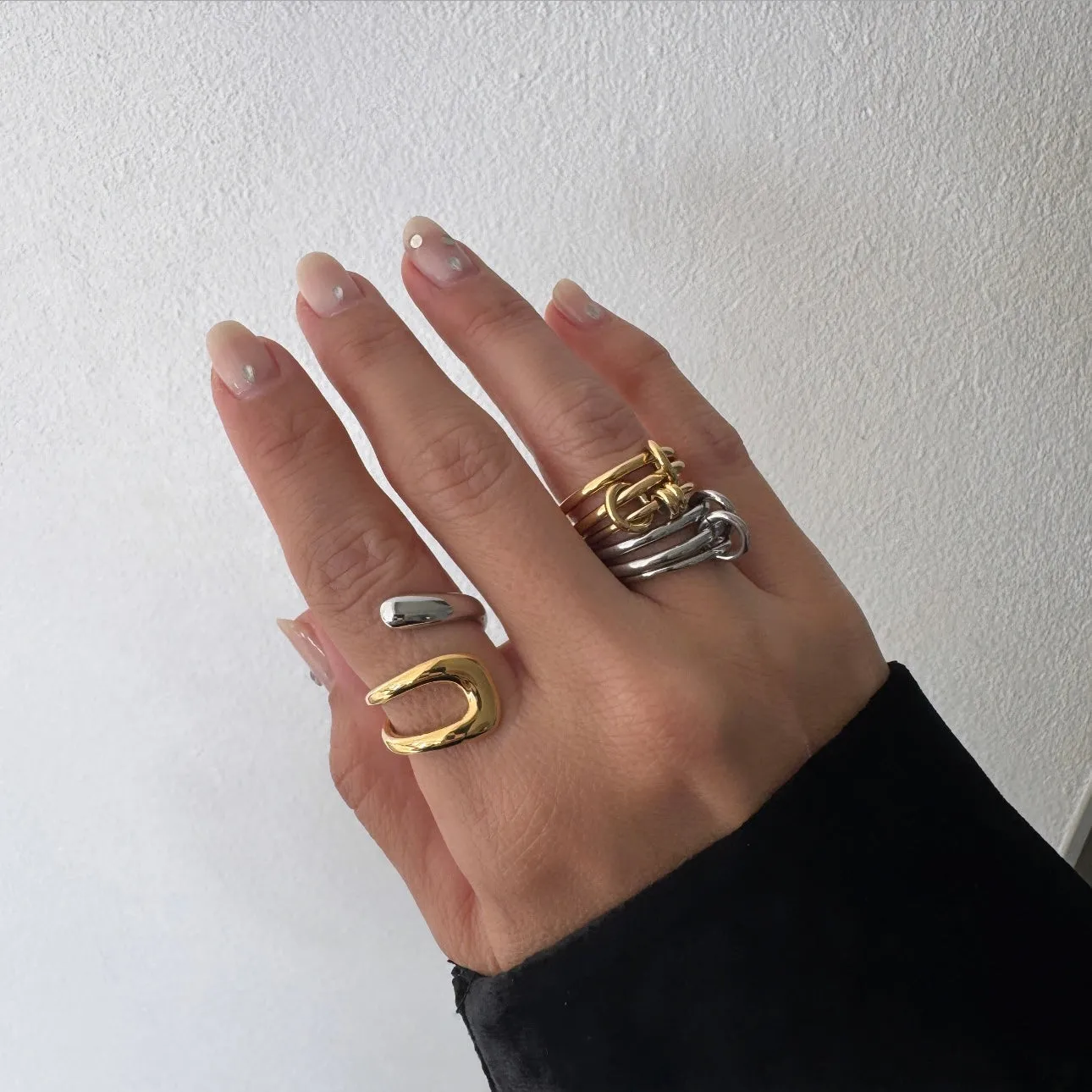 Curvy Ring
