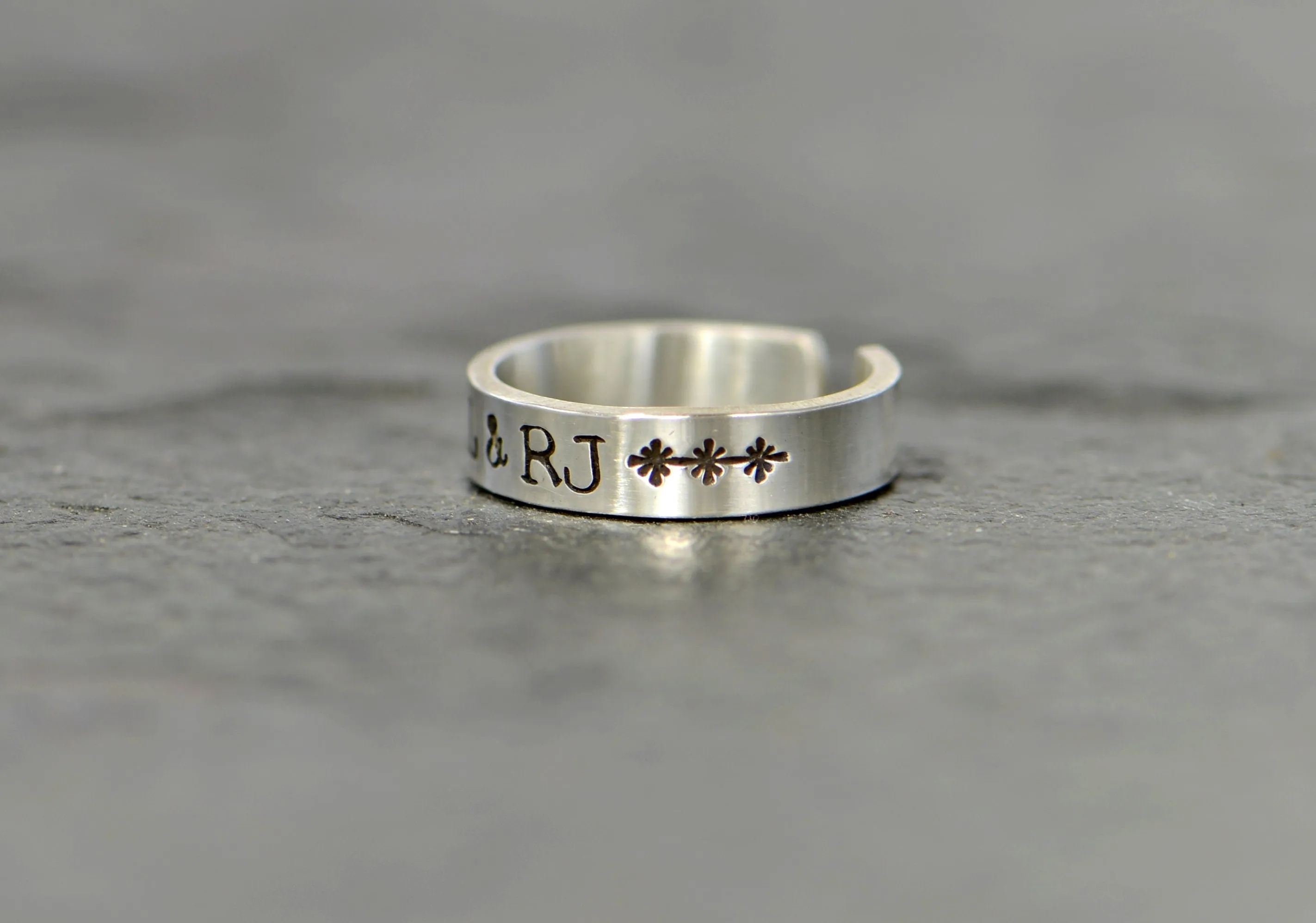 custom sterling silver toe ring with initials and small stars