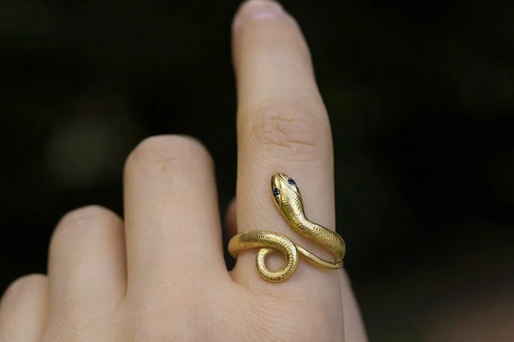 Early 20th Century Snake Ring with Sapphire Eyes