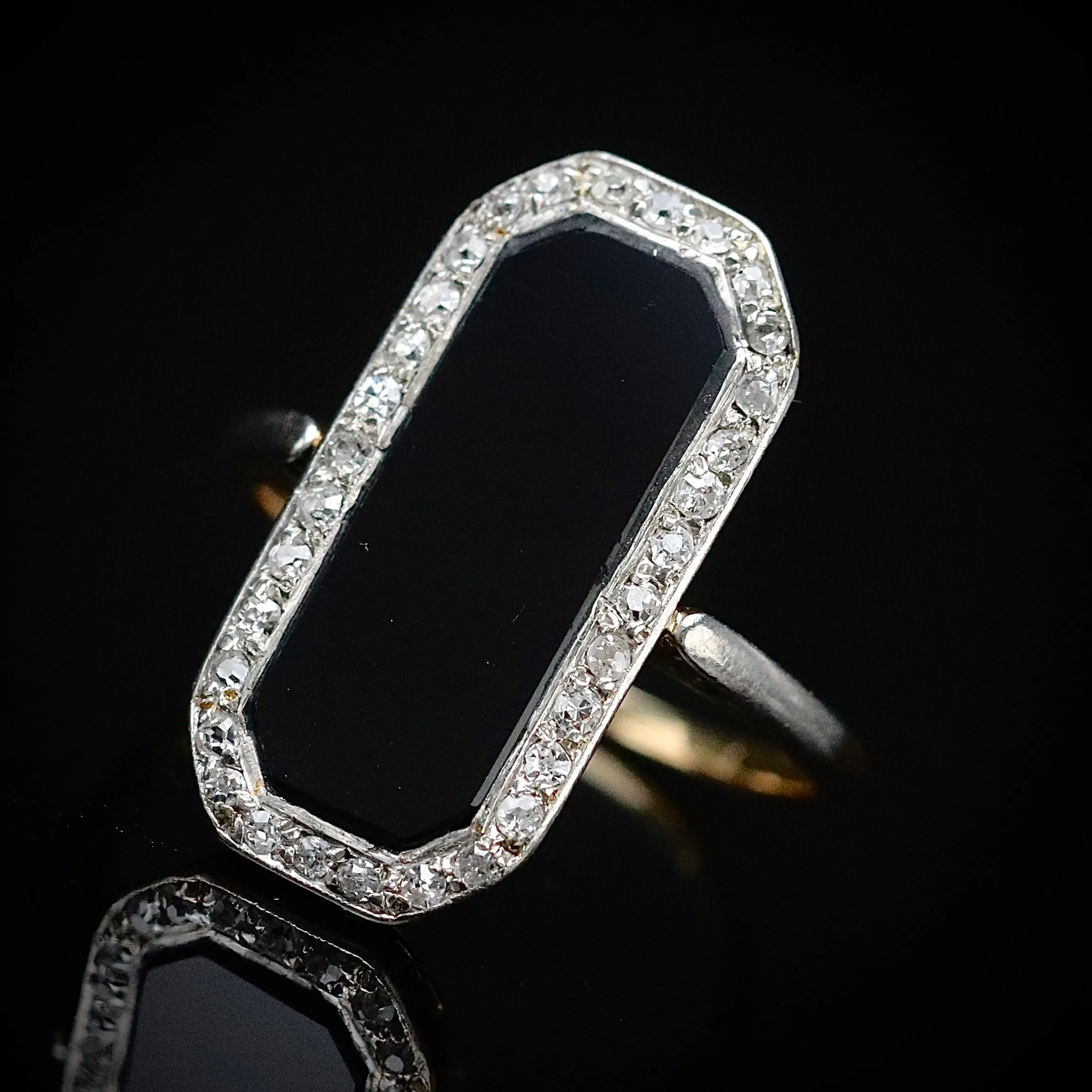 Edwardian Onyx and diamond ring in platinum and 14k yellow gold
