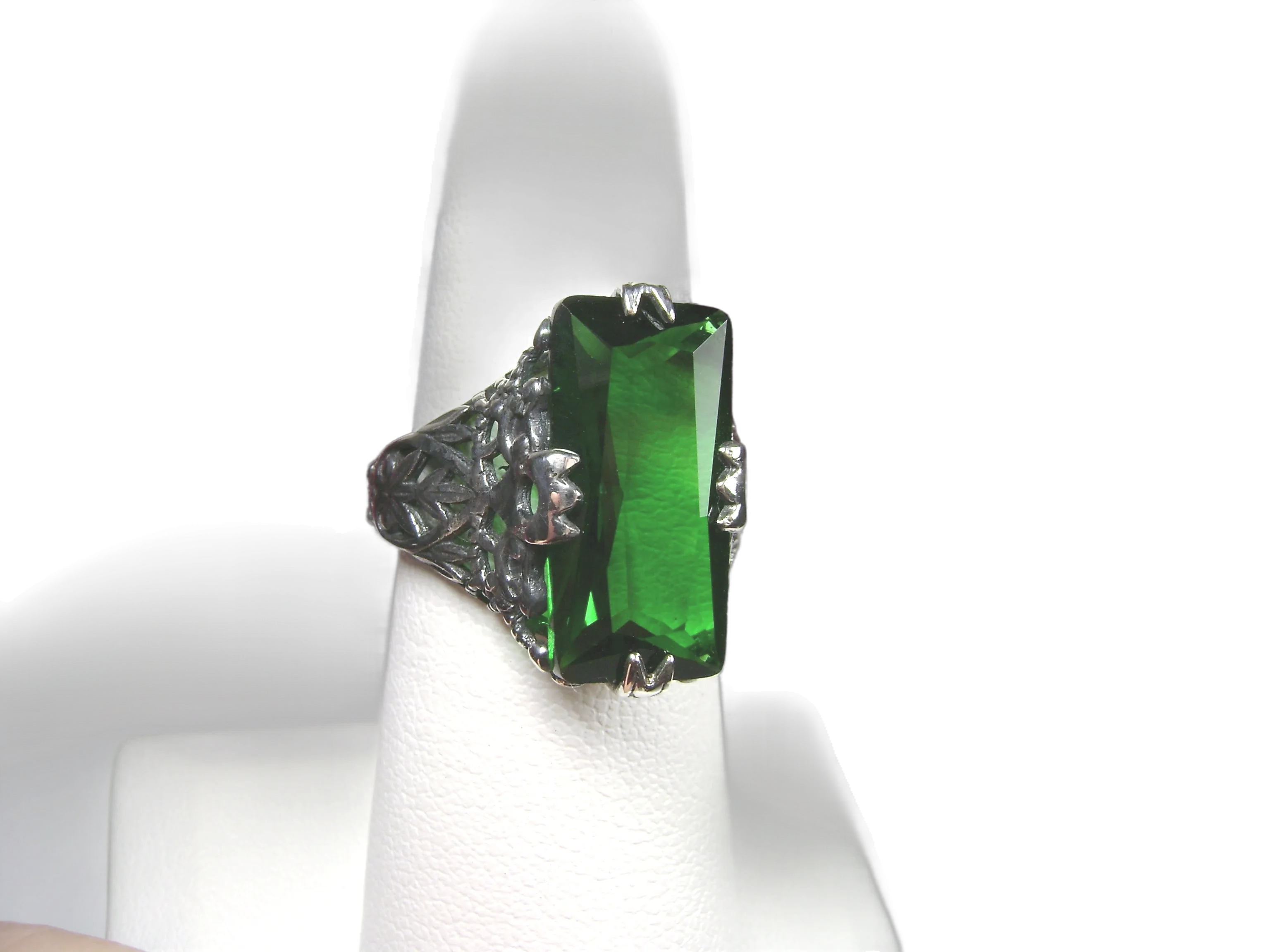Emerald Ring, Baguette Intaglio, Victorian Jewelry #D31