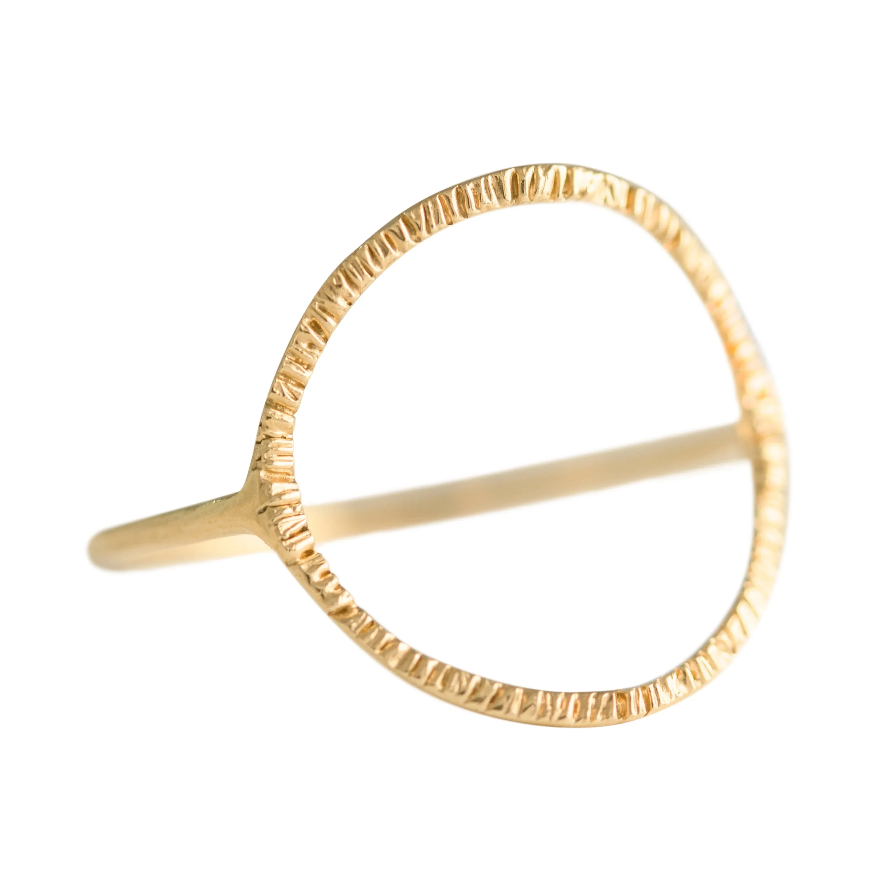 En Ring in Golden Brass