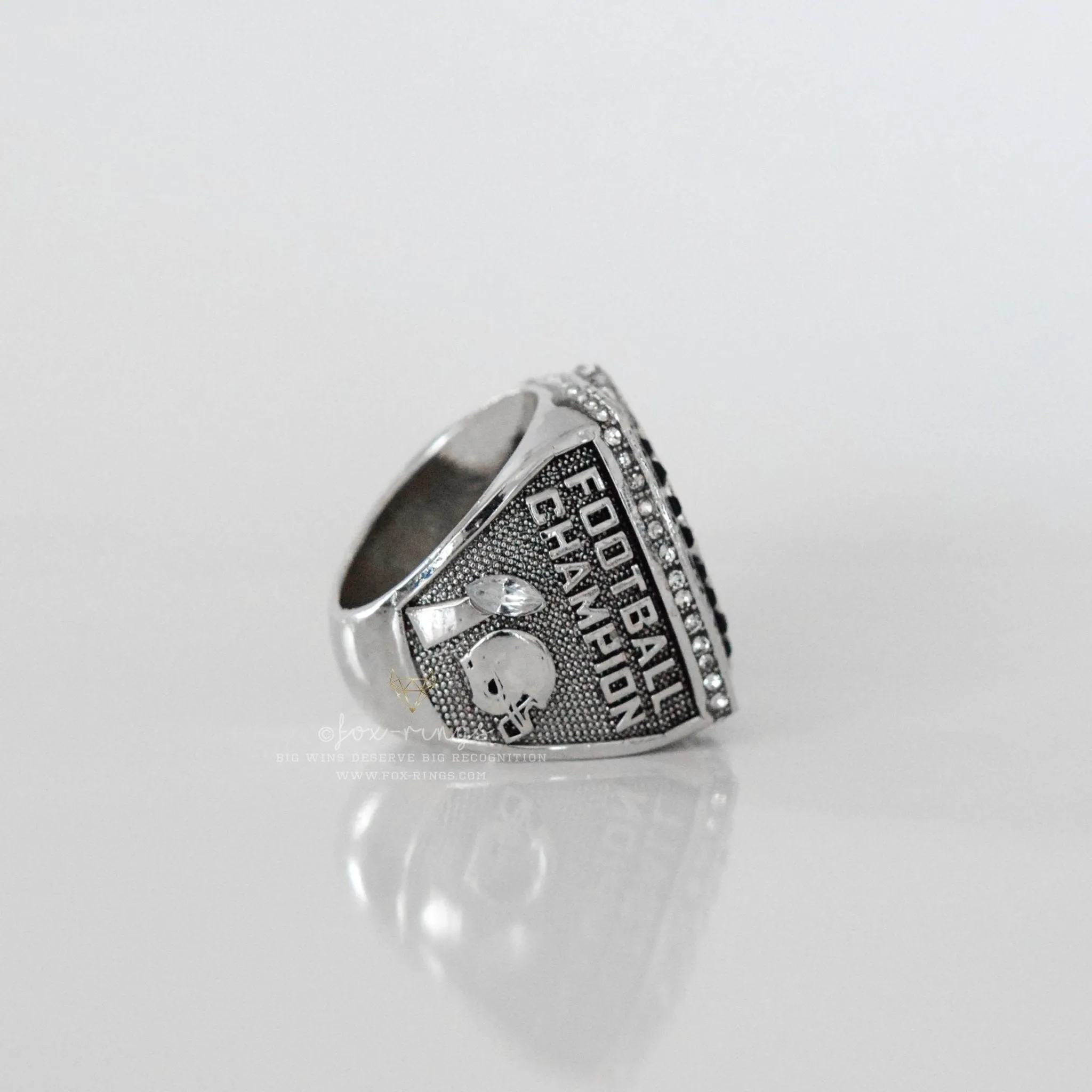 Football Champion Ring UNDISPUTED - FoxRings Exclusive Championship Ring
