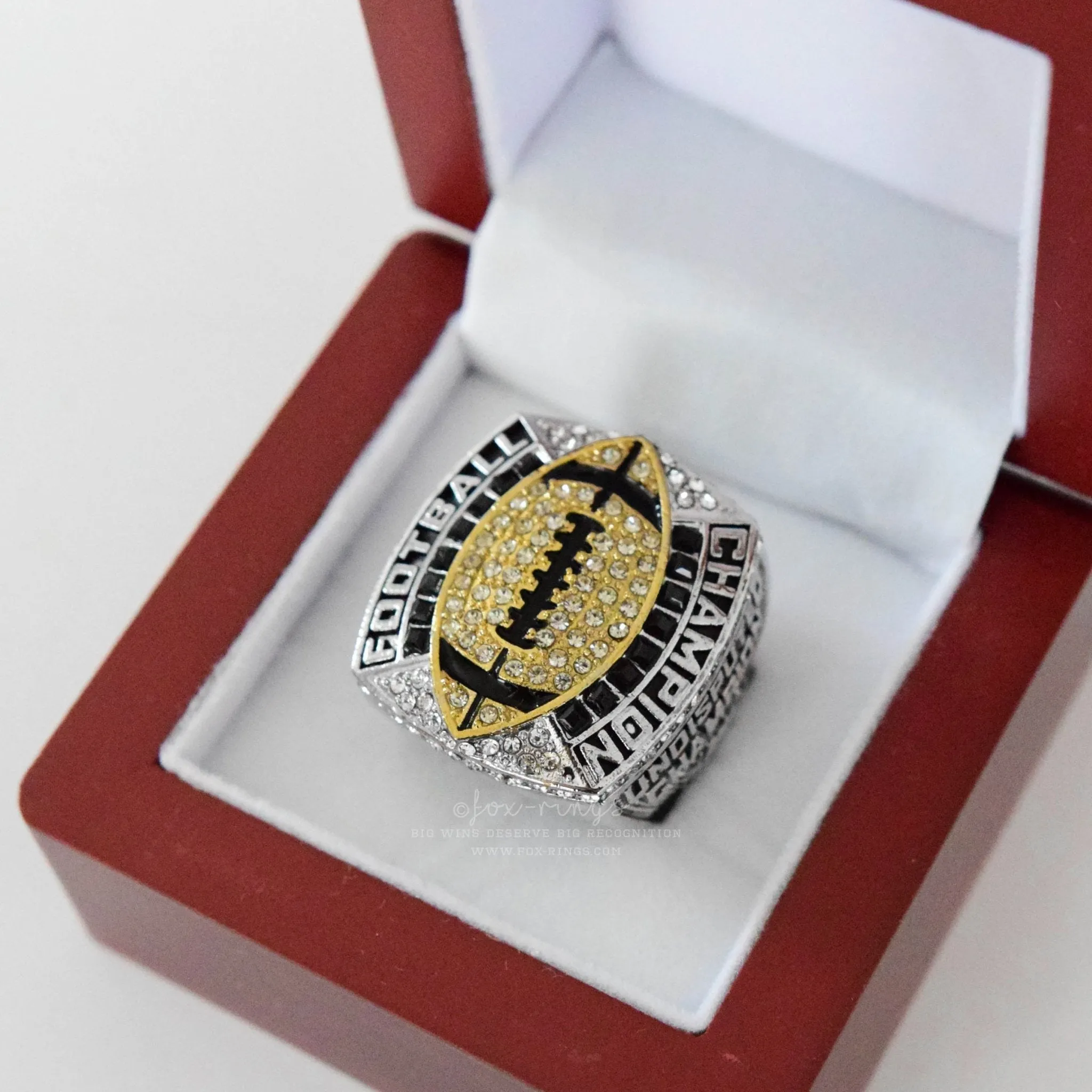 Football Champion Ring UNDISPUTED - FoxRings Exclusive Championship Ring