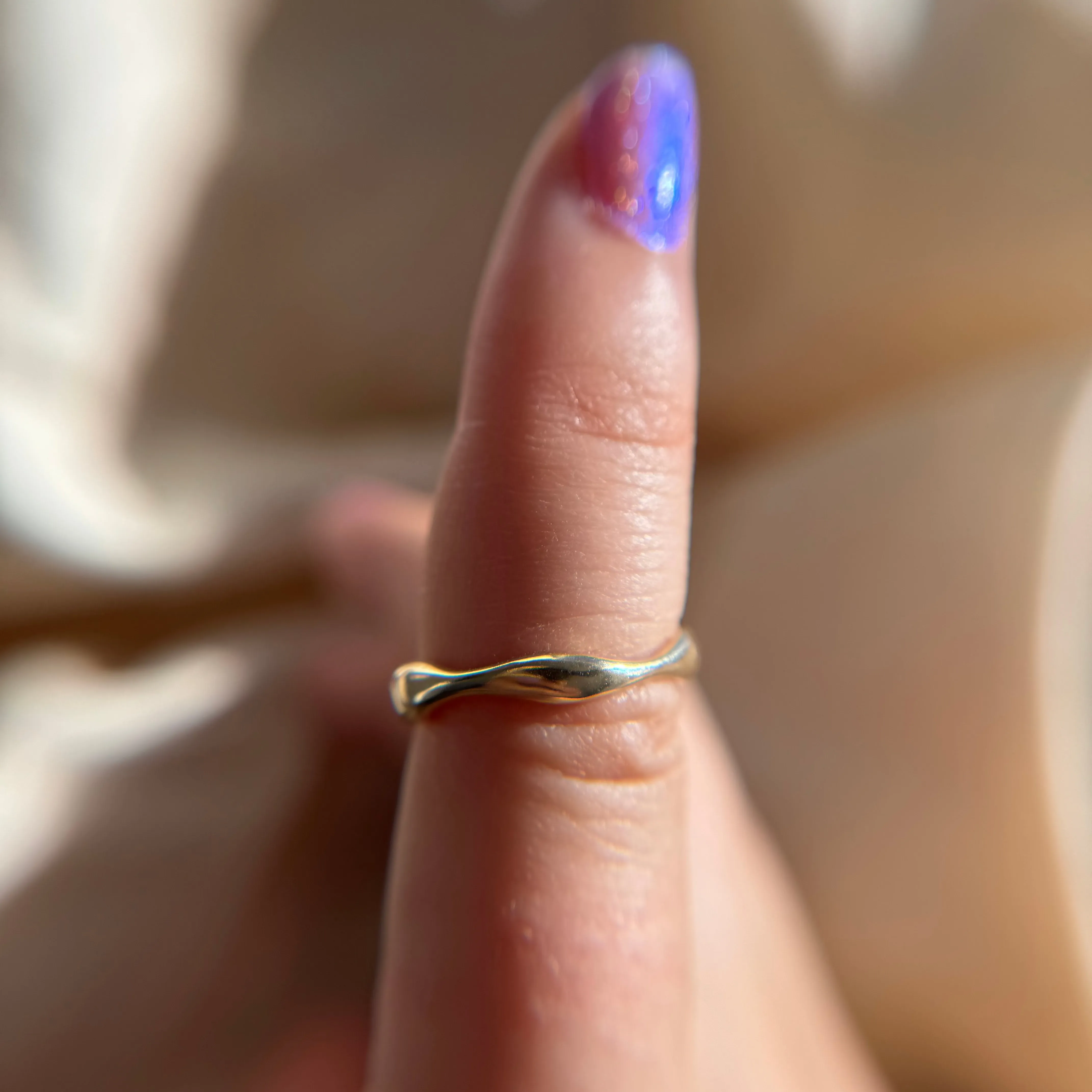 Gold Wavy Ring Size 4.5