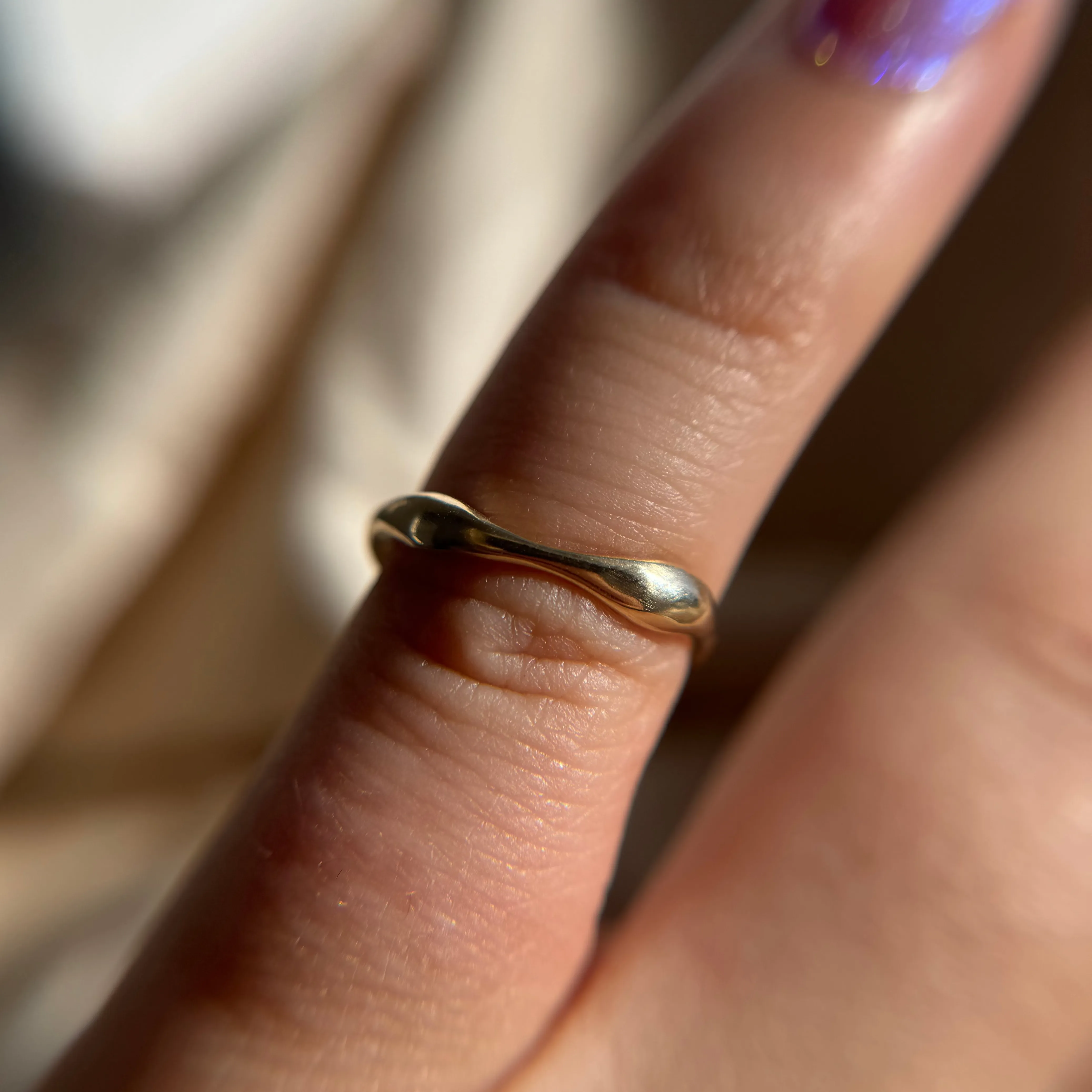 Gold Wavy Ring Size 4.5