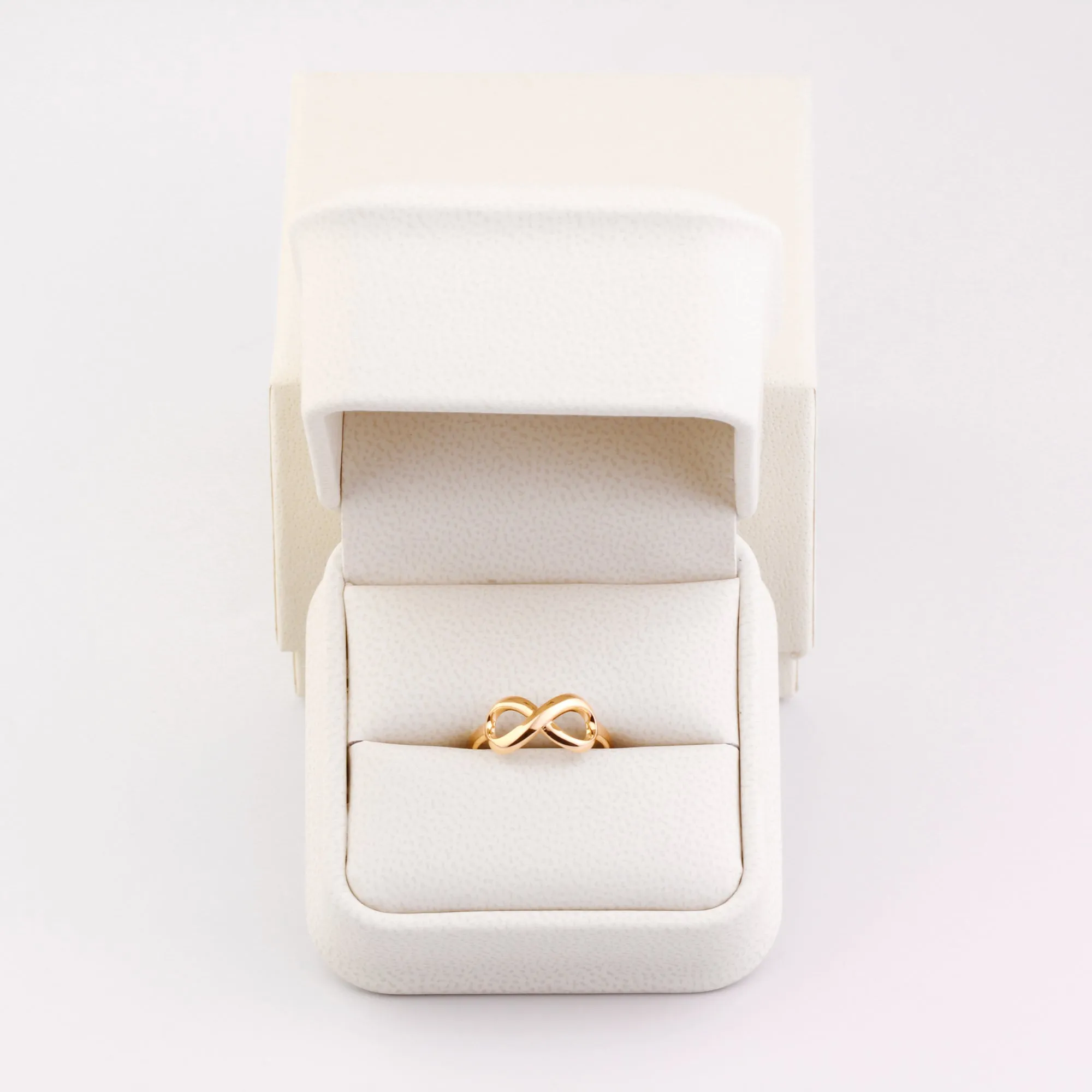 Infinity Ring in 14K Gold
