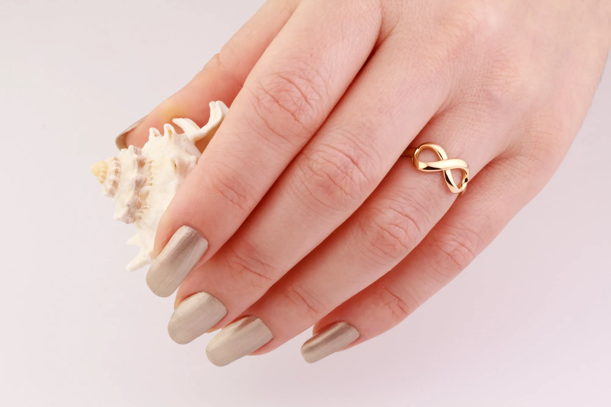 Infinity Ring in 14K Gold