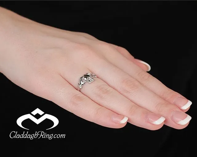 Ladies Petite Silver Claddagh Ring SL-SL1