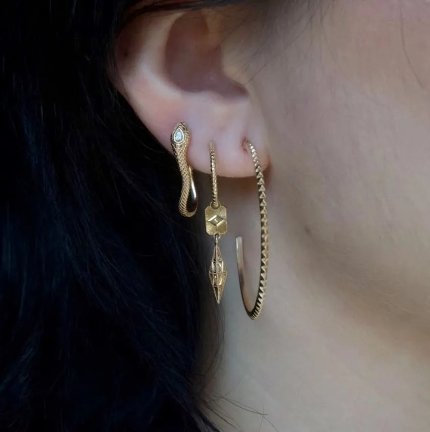 Large Pyramid Hoops