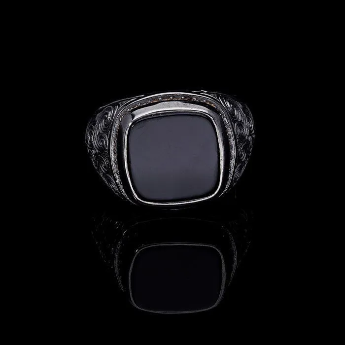 Men’s Black Onyx Ring in Sterling silver