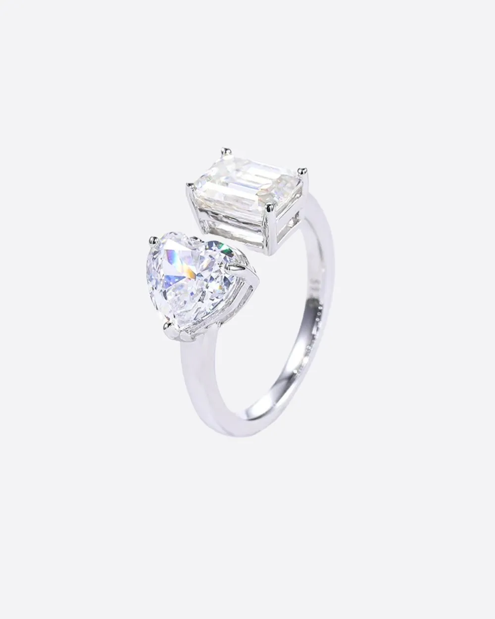 MOISSANITE SUMMER LOVE RING.
