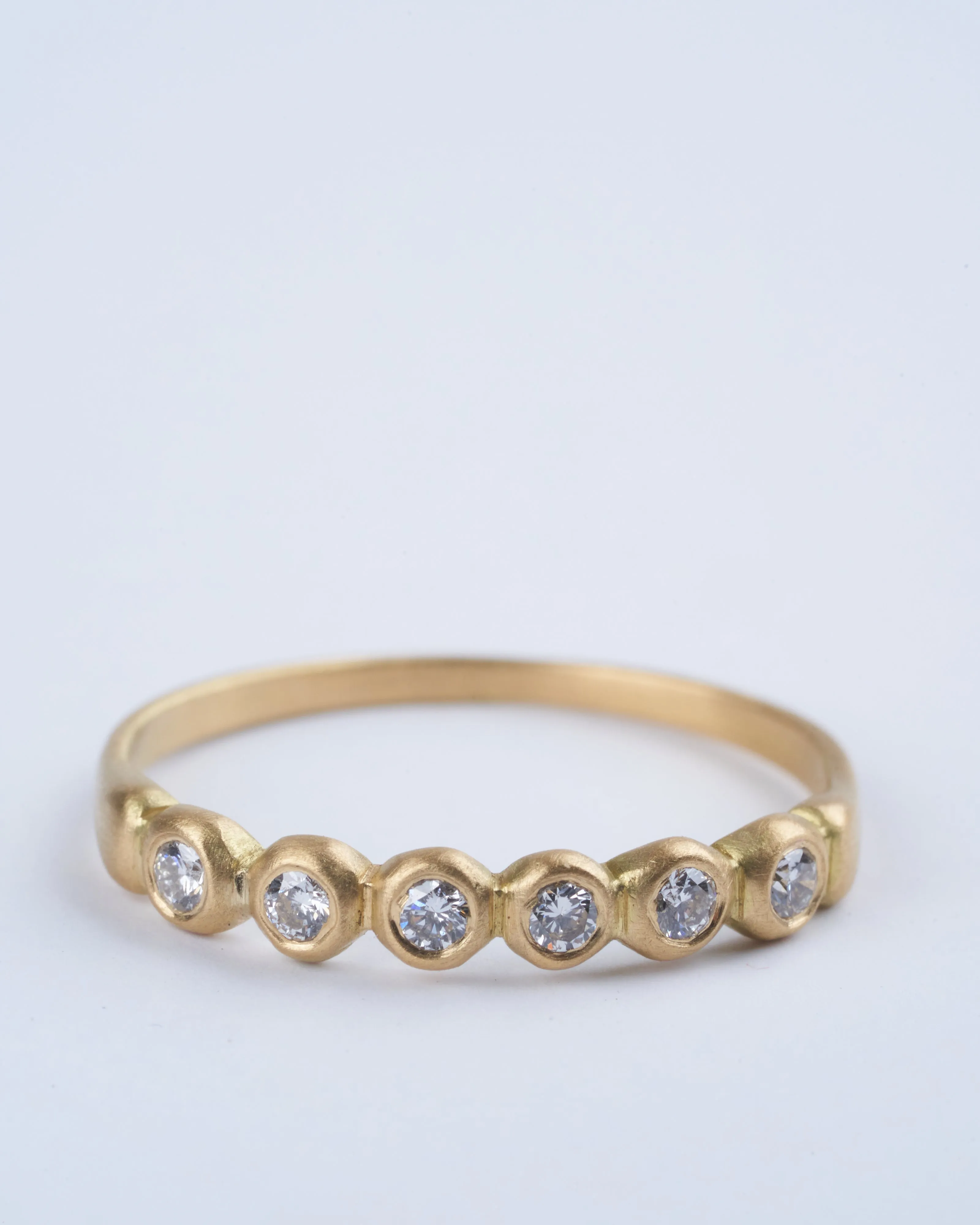 porch skimmer band with 2mm diamonds - 18k yellow gold