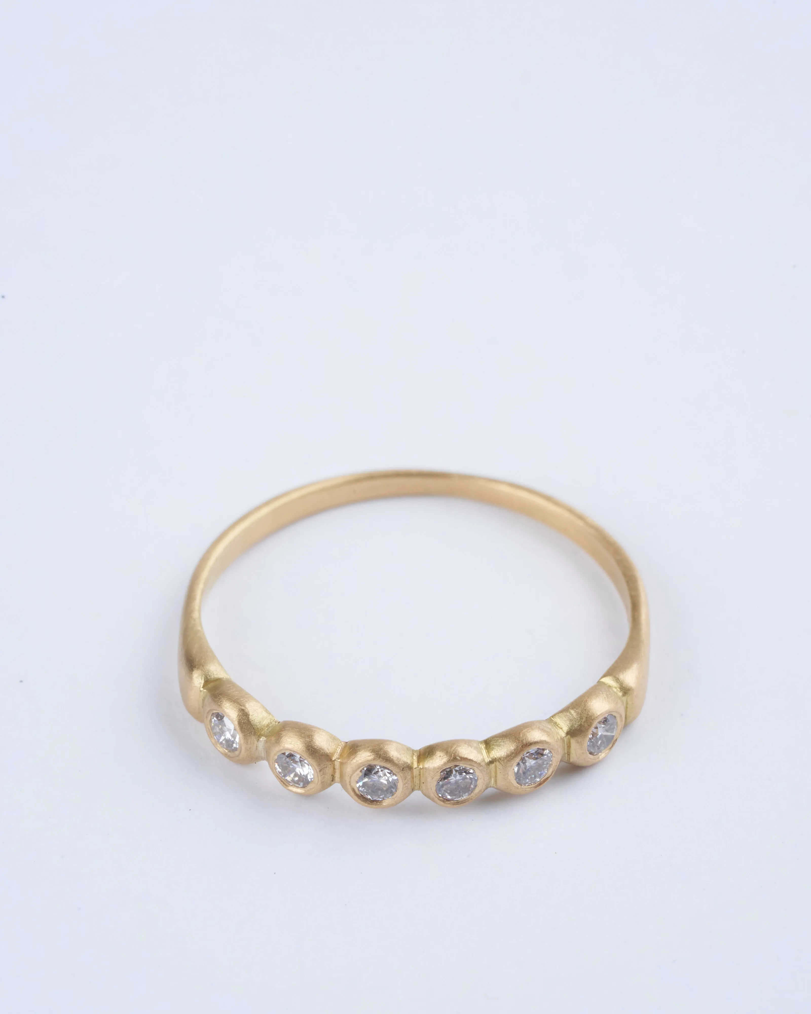 porch skimmer band with 2mm diamonds - 18k yellow gold