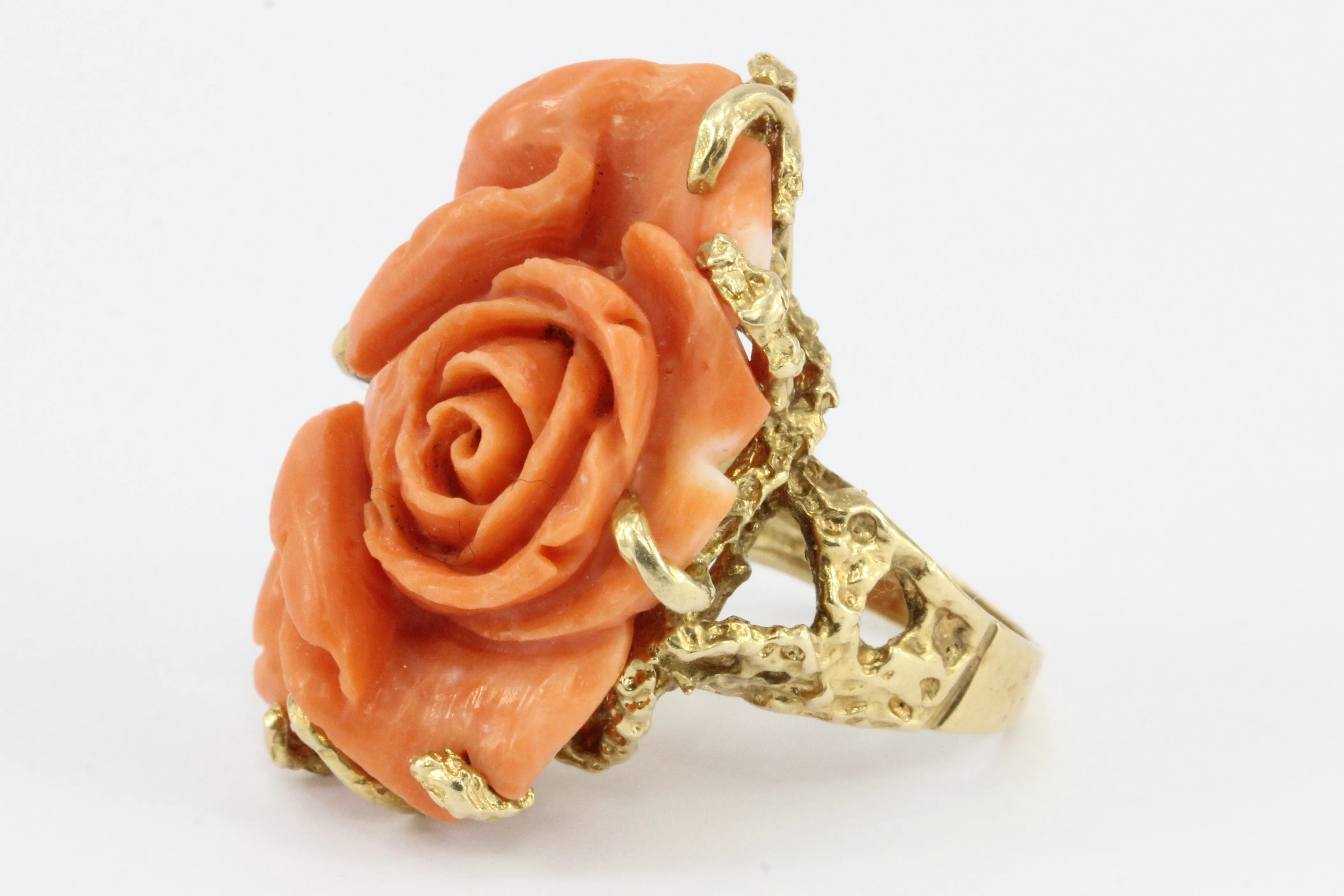 Retro 14K Yellow Gold Coral Carved Flower Cocktail Ring Size 7