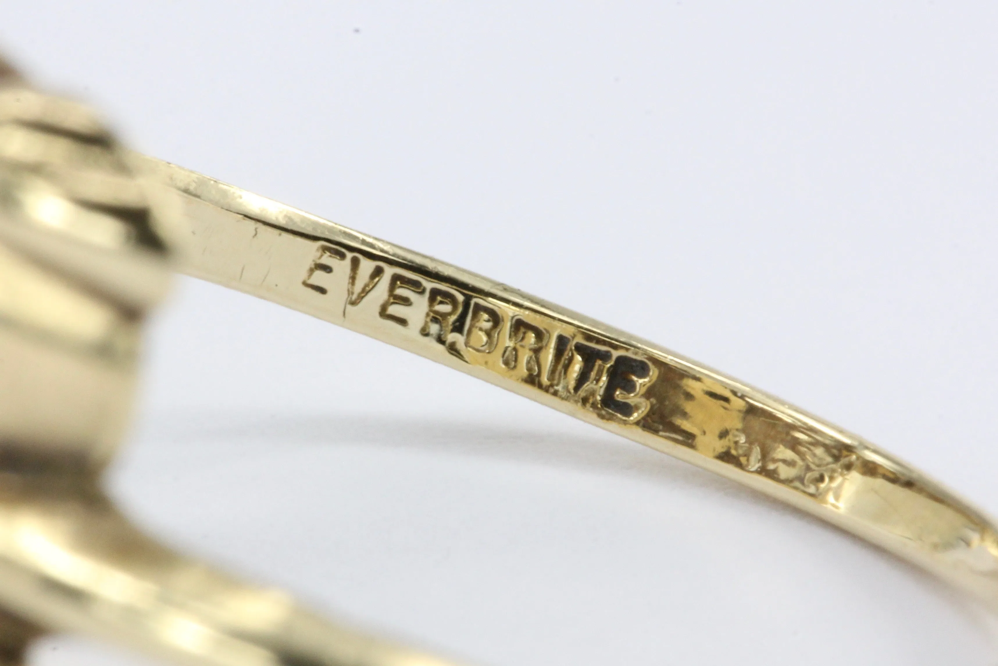 Retro 14K Yellow Gold Ornate Scroll Motif Ring Size 7.25