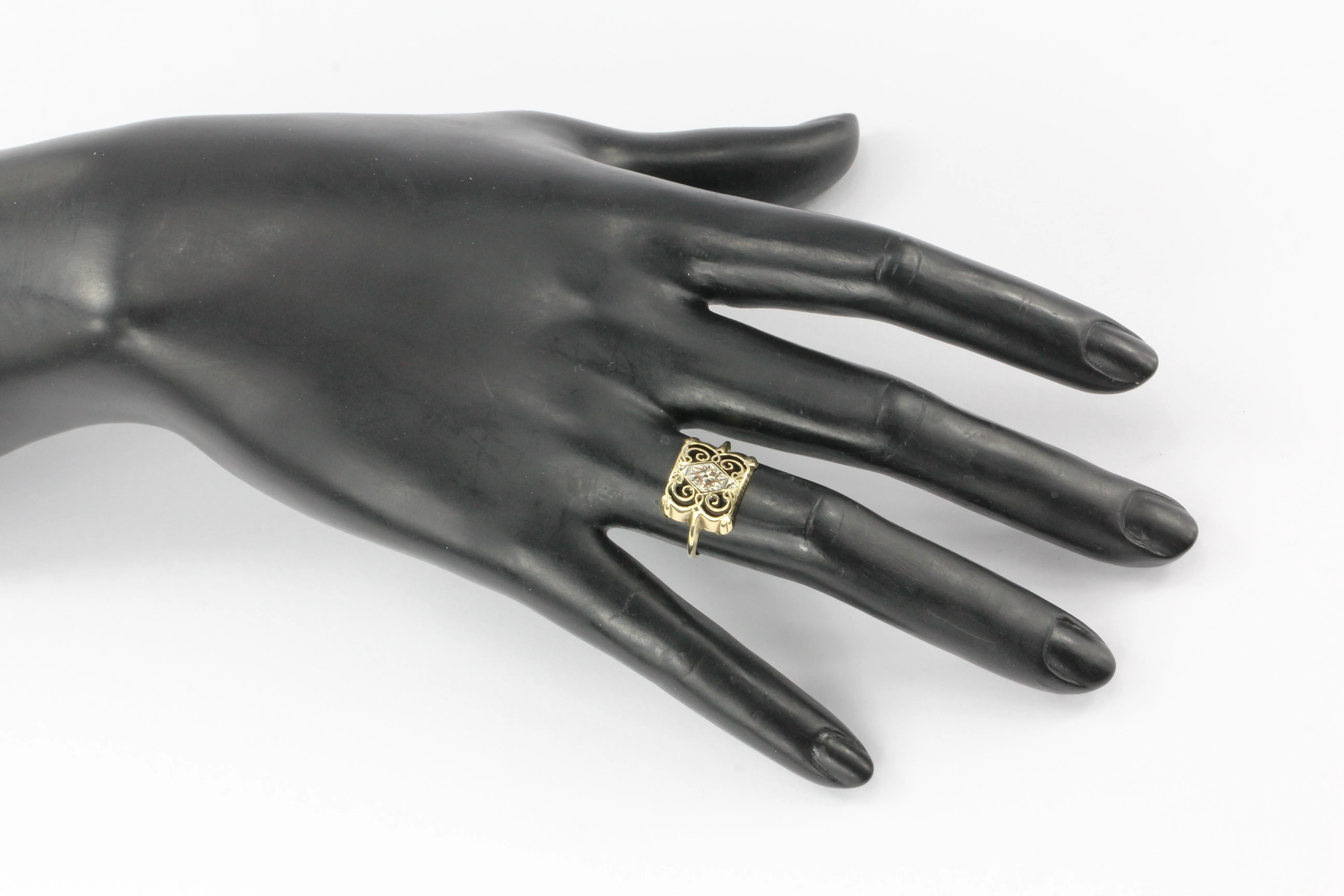 Retro 14K Yellow Gold Ornate Scroll Motif Ring Size 7.25