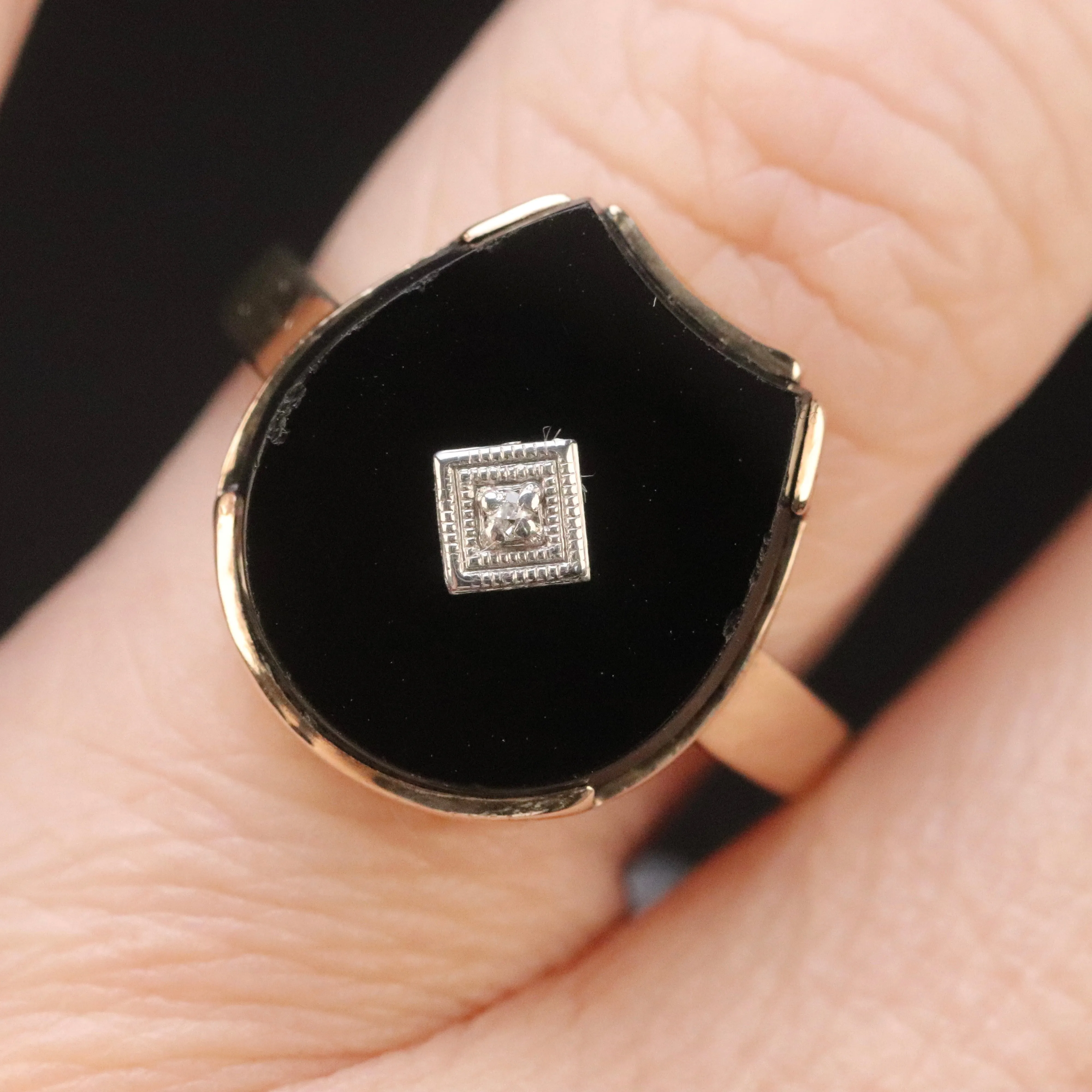 SALE!!  Vintage horseshoe shaped Onyx and diamond ring in yellow gold