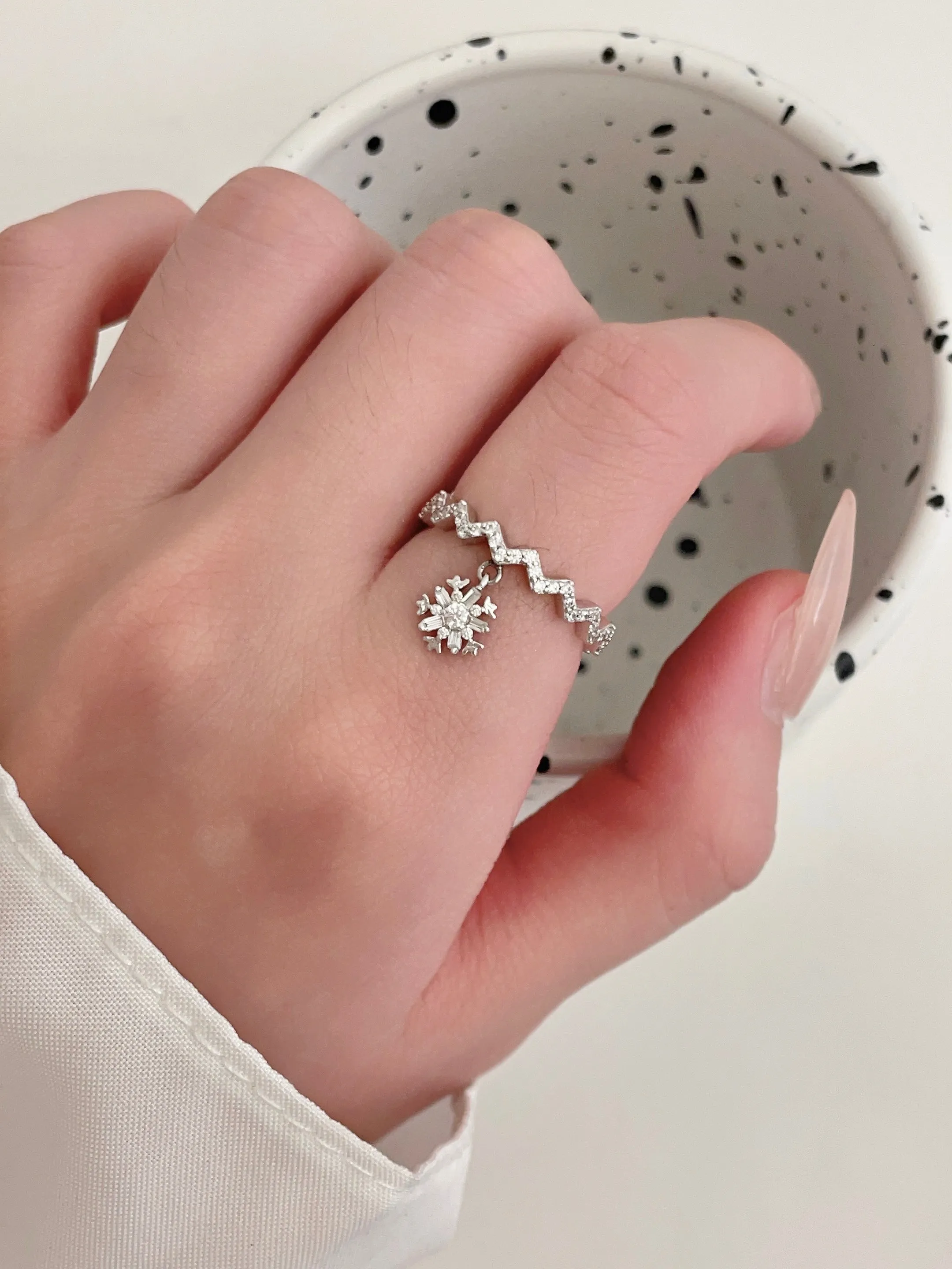 Snowflake Illusion Ring