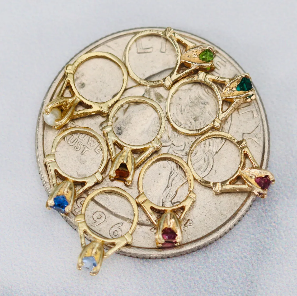 SPECIAL: Mini ring in 14k yellow gold - light blue March
