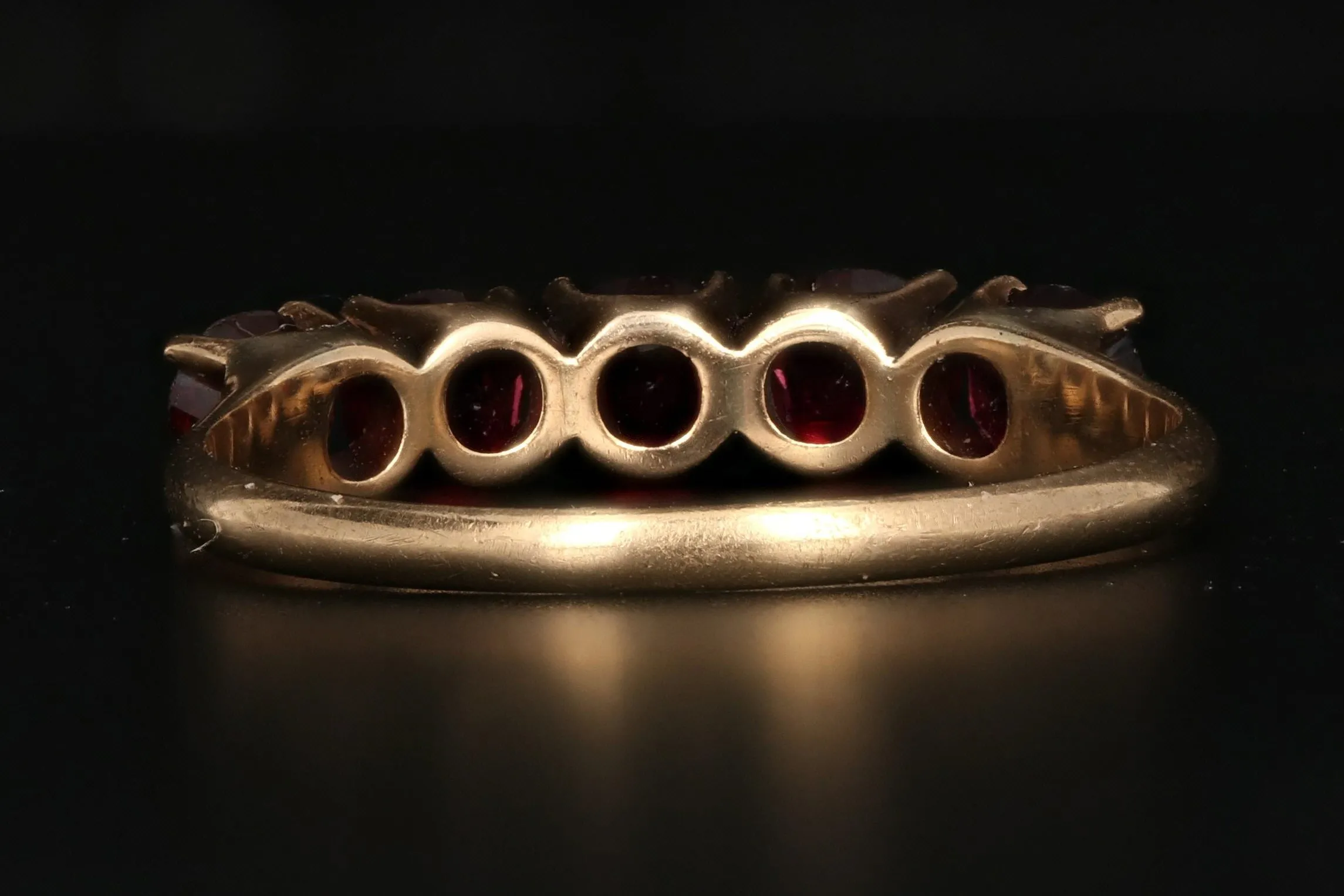 Victorian 10K Yellow Gold 1.5 CTW Garnet Ring