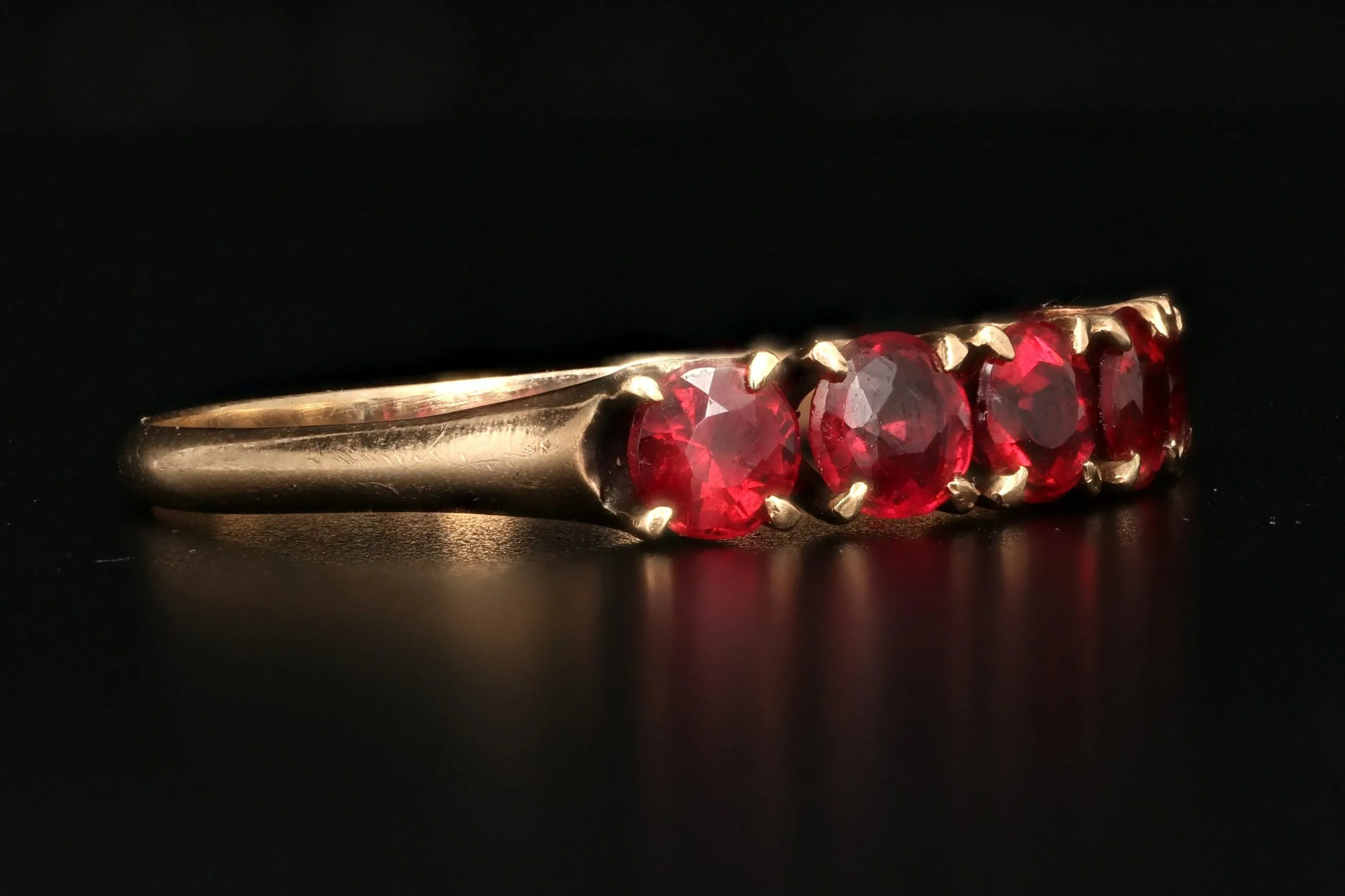 Victorian 10K Yellow Gold 1.5 CTW Garnet Ring