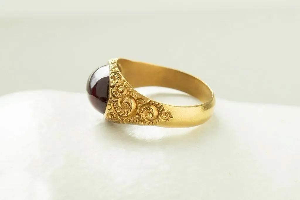 Victorian Garnet Cabochon Ring