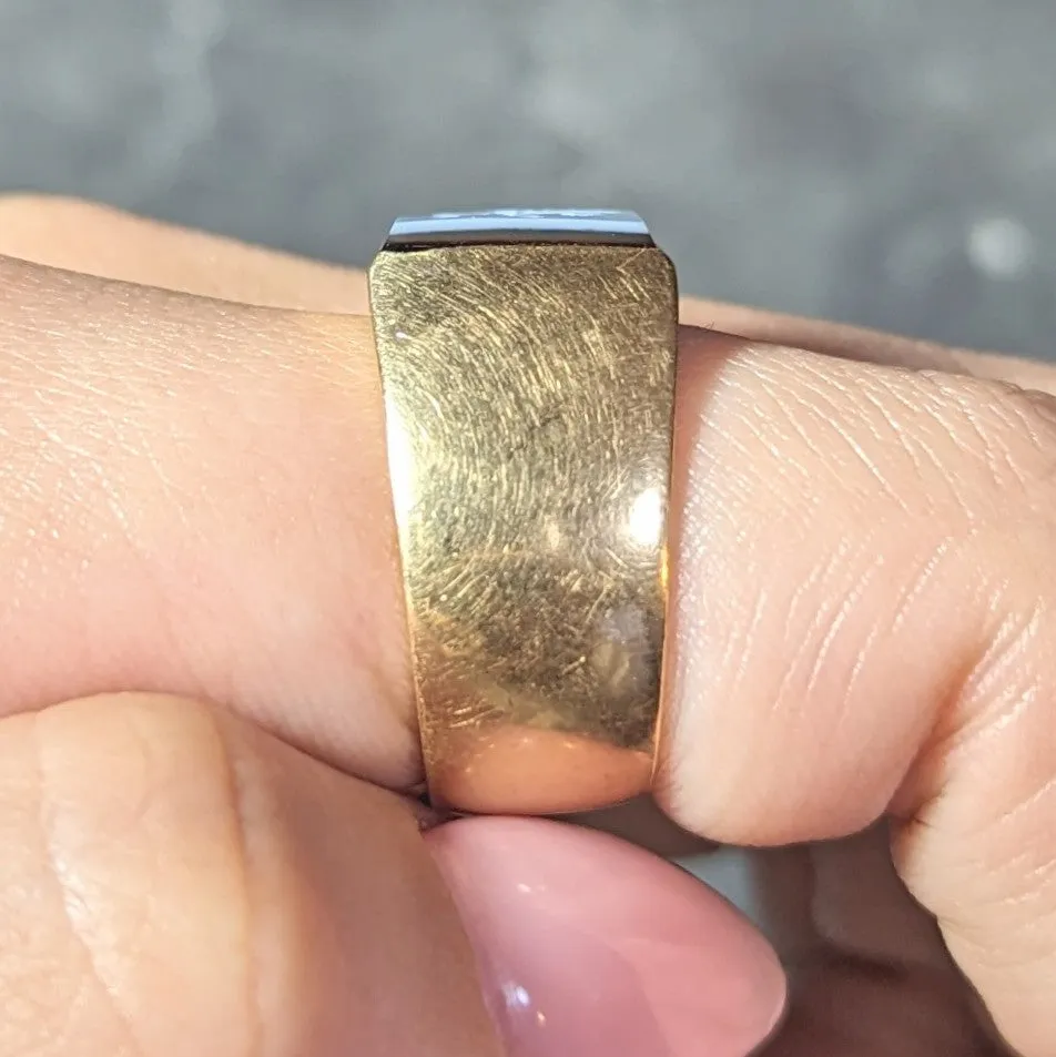 Victorian Hardstone Intaglio 18 Karat Yellow Gold Griffin Unisex Signet Ring