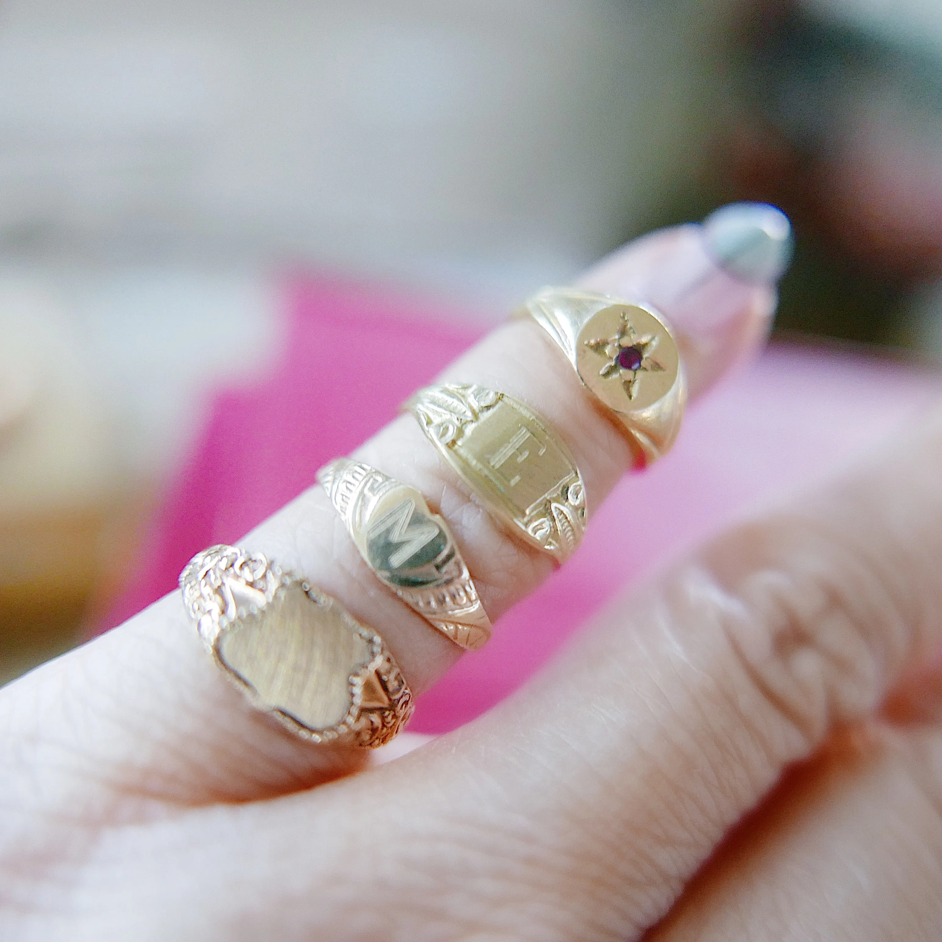 Vintage 14k Victorian Shield shaped signet Ring